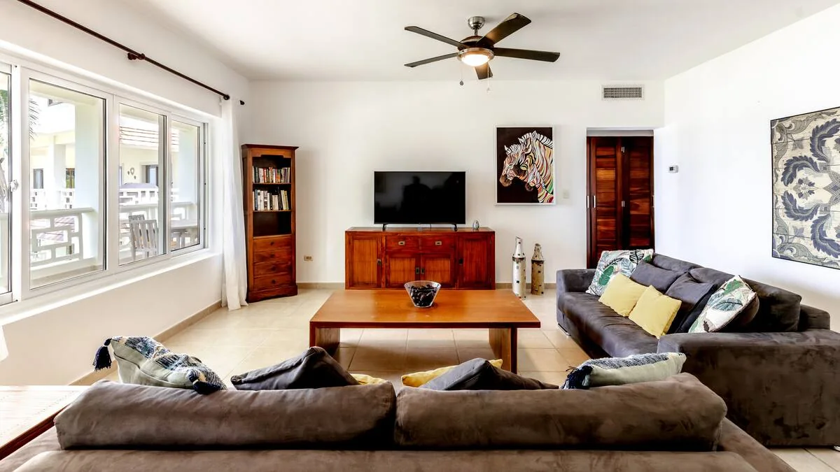 Living room before the morphd renovation
